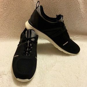 Johnston & Murphy XC4 (Extreme Comfort System)